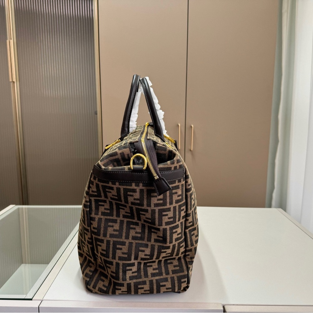 Fendi bag - Picture 2 of 6